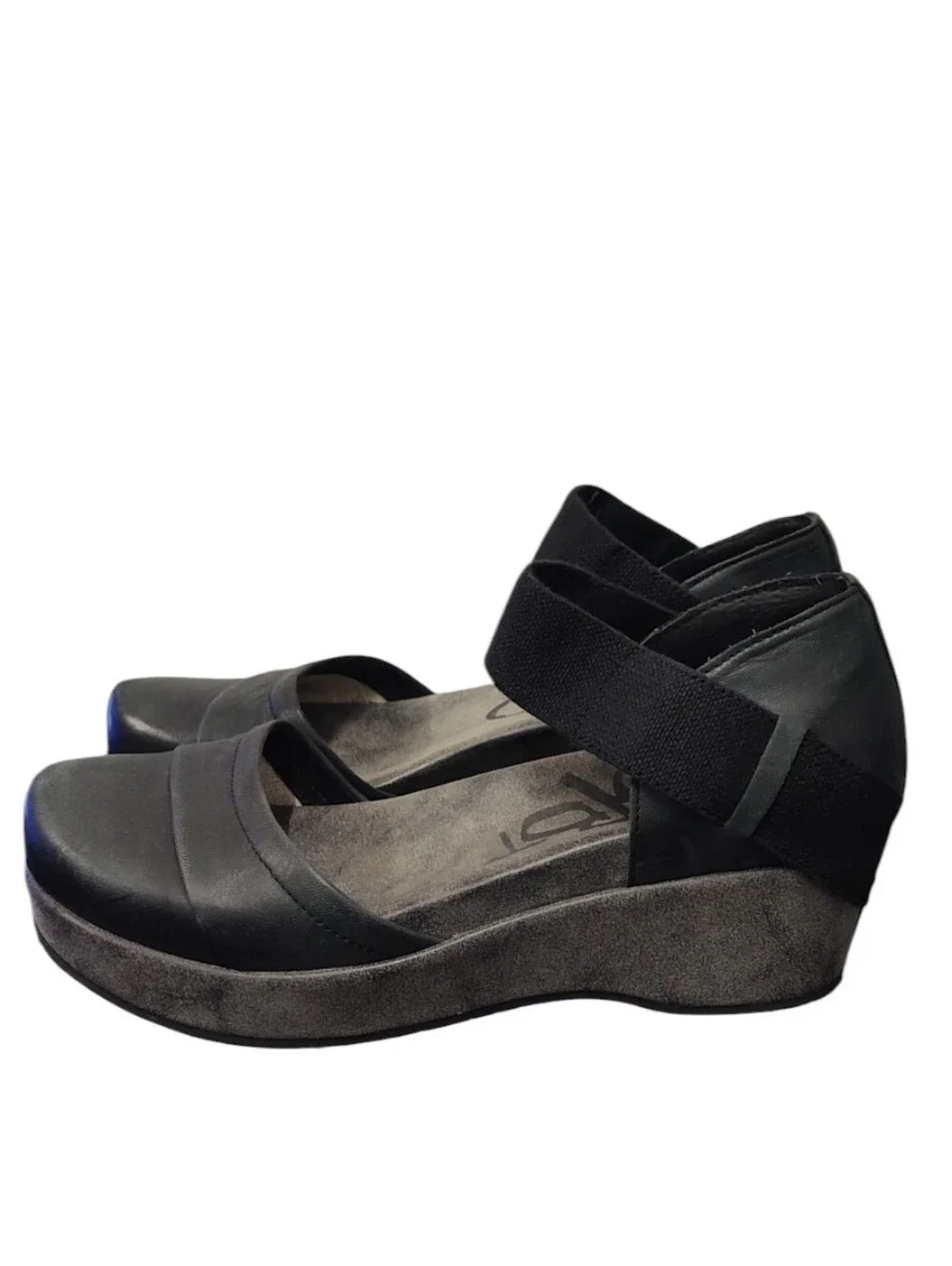 OTBT Wander Out Black Leather Comfort Wedge Shoes Size 10